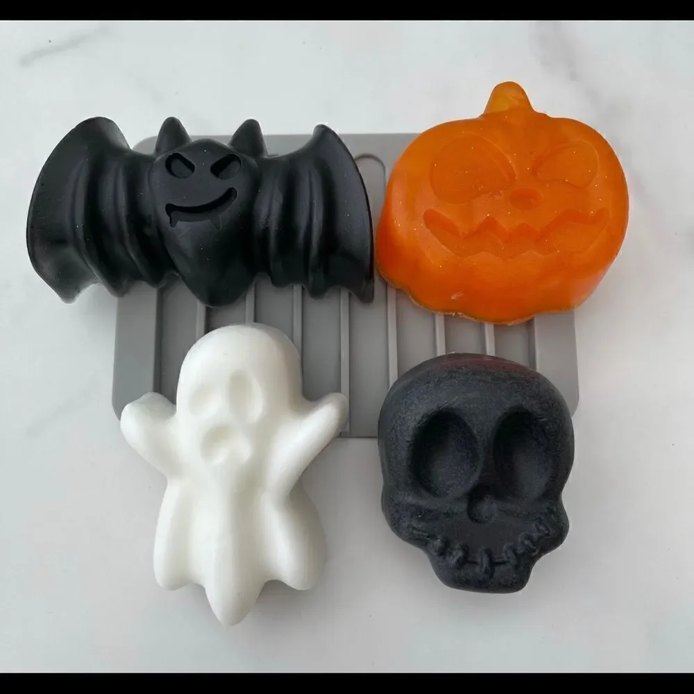 Ghostly hauntings- soap bars- 👻 Natural Shea butter & glycerin soap
